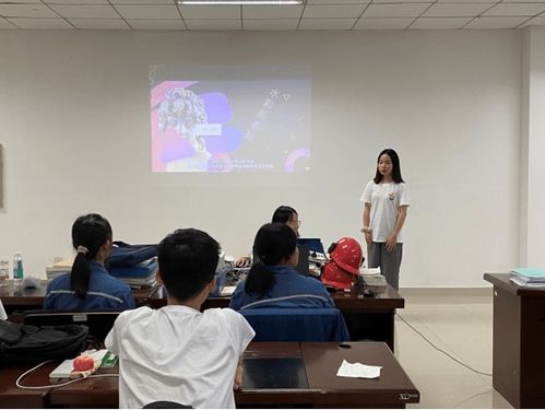 讓藝術(shù)之美走進生活 工廠里的水彩畫教學(xué)與教育信息咨詢